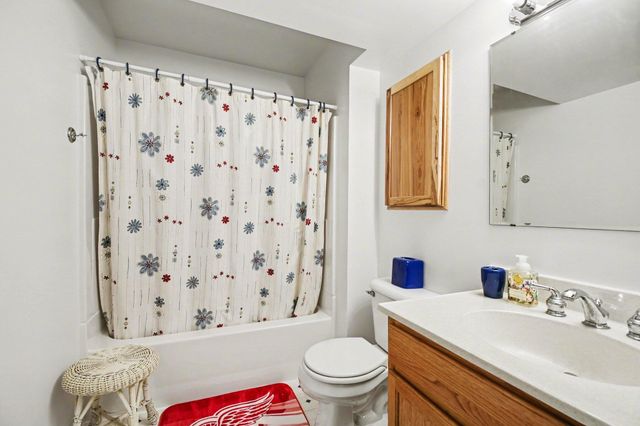 5459 Discovery Drive Se, City Of Kentwood, MI 49508