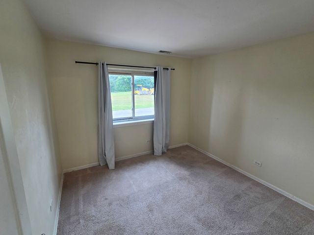 1761 W Algonquin Road 1B, Mount Prospect, IL 60056