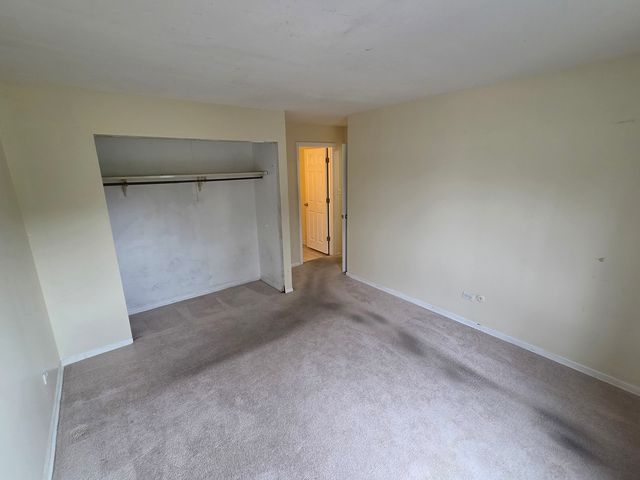 1761 W Algonquin Road 1B, Mount Prospect, IL 60056
