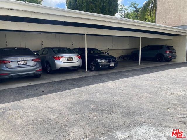 6254 Whitsett Avenue, North Hollywood, CA 91606