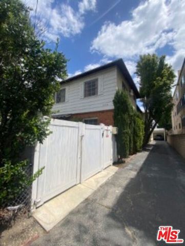 6254 Whitsett Avenue, North Hollywood, CA 91606