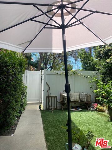 6254 Whitsett Avenue, North Hollywood, CA 91606