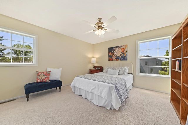 412 E Red Pine CIRCLE, Dousman, WI 53118