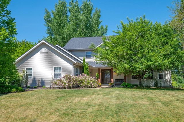412 E Red Pine CIRCLE, Dousman, WI 53118