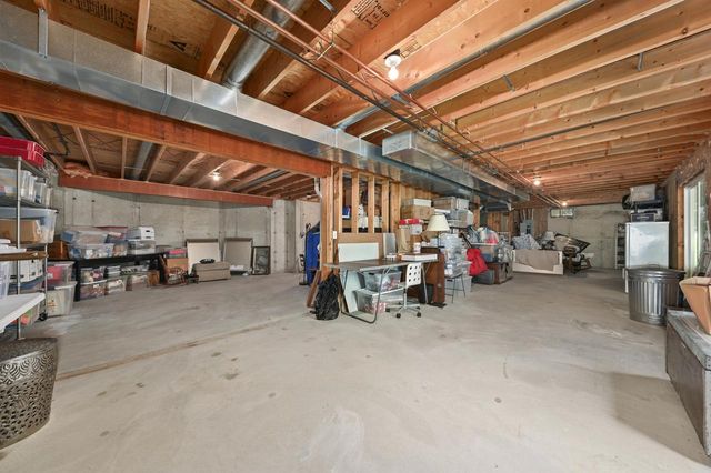 412 E Red Pine CIRCLE, Dousman, WI 53118