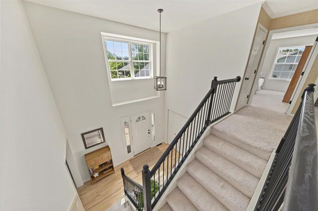 412 E Red Pine CIRCLE, Dousman, WI 53118
