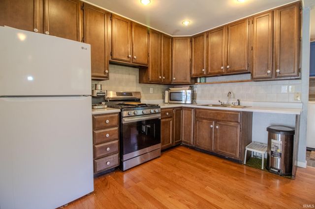 1280 S 300 E, Knox, IN 46534