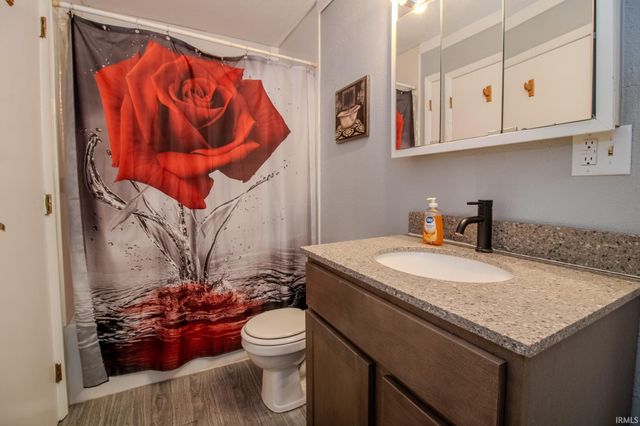 1280 S 300 E, Knox, IN 46534