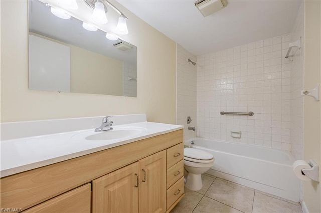 2504 SE 16th PL # 101, Cape Coral, FL 33904