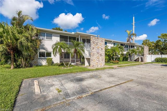 2504 SE 16th PL # 101, Cape Coral, FL 33904