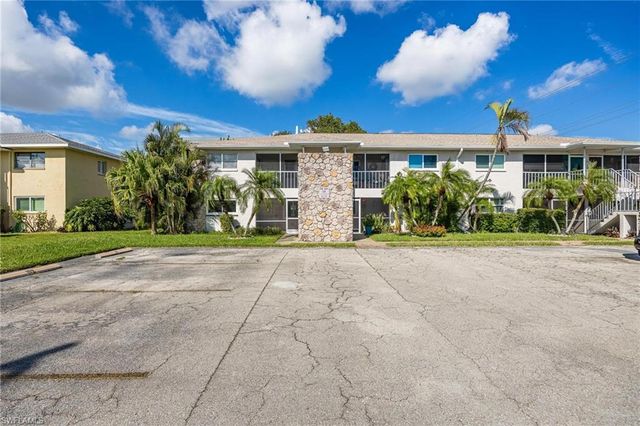 2504 SE 16th PL # 101, Cape Coral, FL 33904