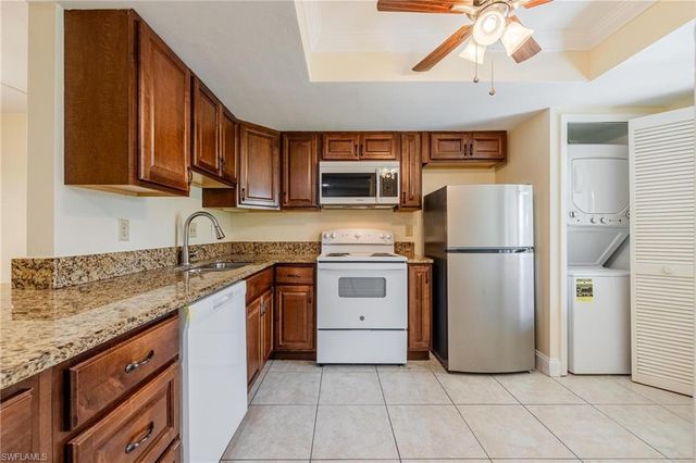 2504 SE 16th PL # 101, Cape Coral, FL 33904