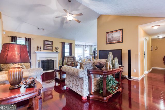 407 Gladiola Drive, Auburn, GA 30011