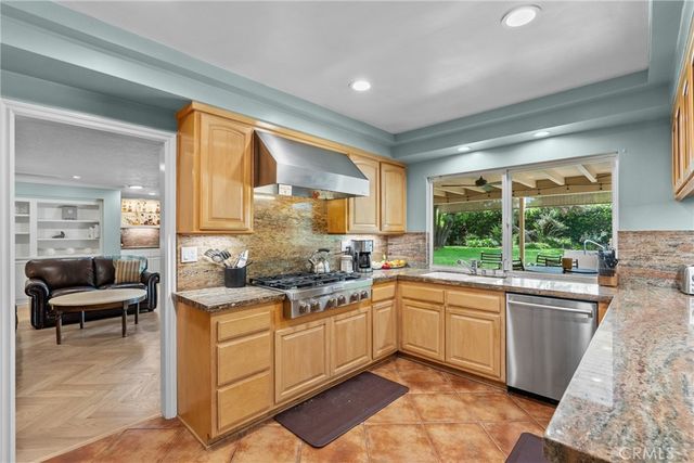 9513 Bianca, Northridge, CA 91325