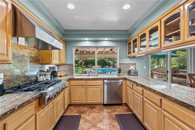 9513 Bianca, Northridge, CA 91325