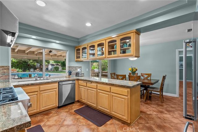 9513 Bianca, Northridge, CA 91325