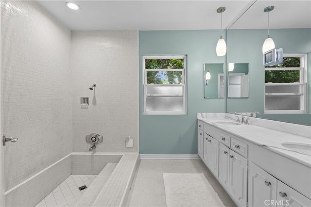 9513 Bianca, Northridge, CA 91325