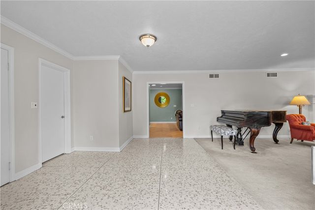 9513 Bianca, Northridge, CA 91325