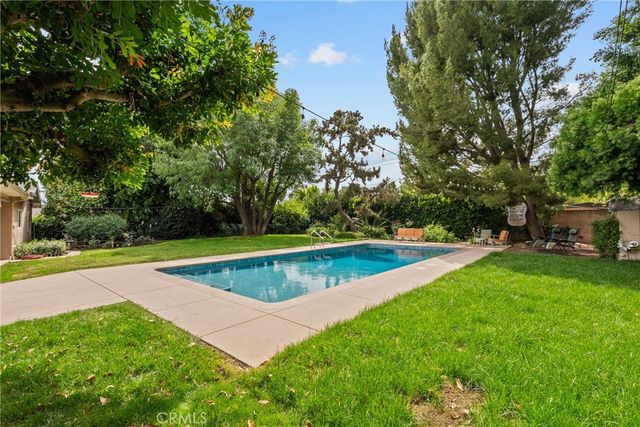 9513 Bianca, Northridge, CA 91325