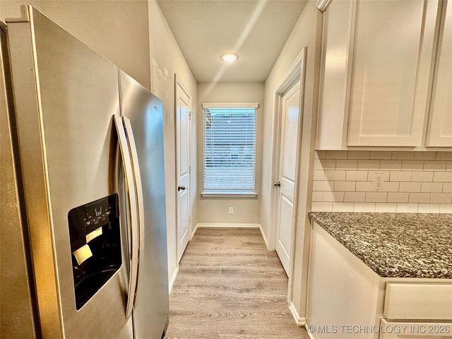 11424 S 282nd East Avenue S, Coweta, OK 74429