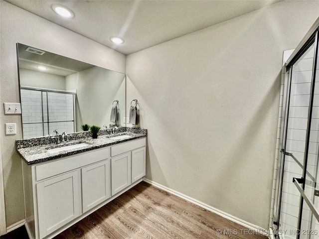 11424 S 282nd East Avenue S, Coweta, OK 74429