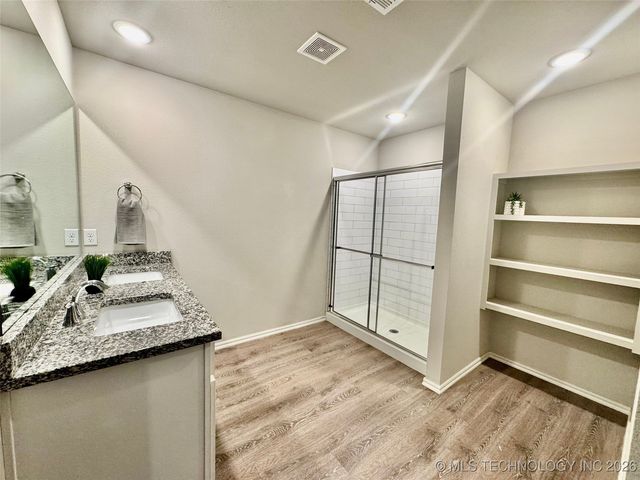 11424 S 282nd East Avenue S, Coweta, OK 74429