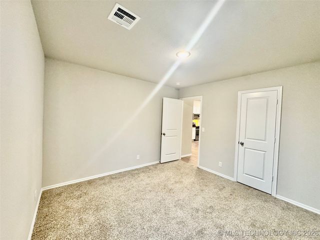 11424 S 282nd East Avenue S, Coweta, OK 74429