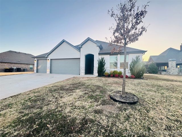 11424 S 282nd East Avenue S, Coweta, OK 74429