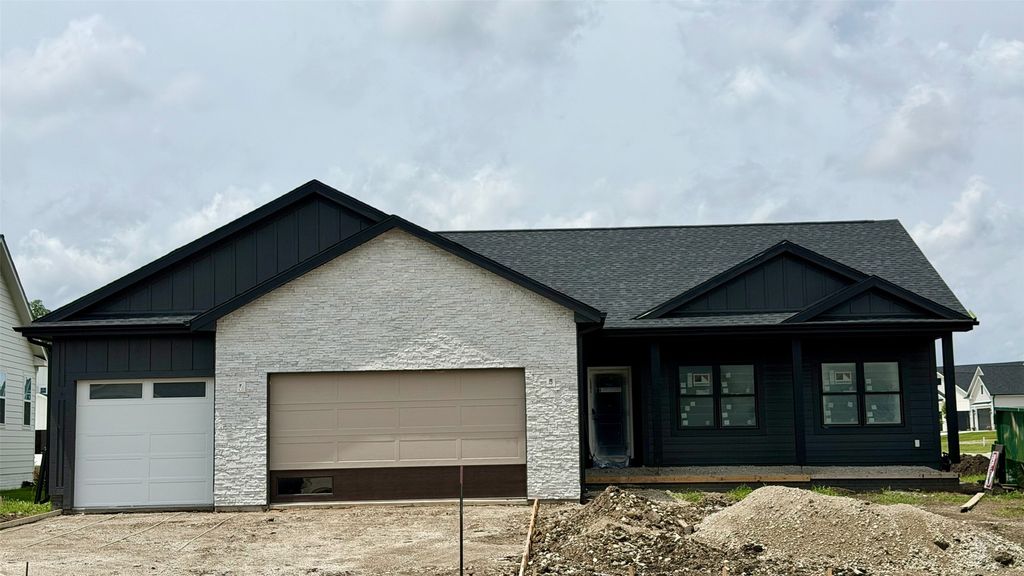 670 NW Concord Lane, Waukee, IA 50263