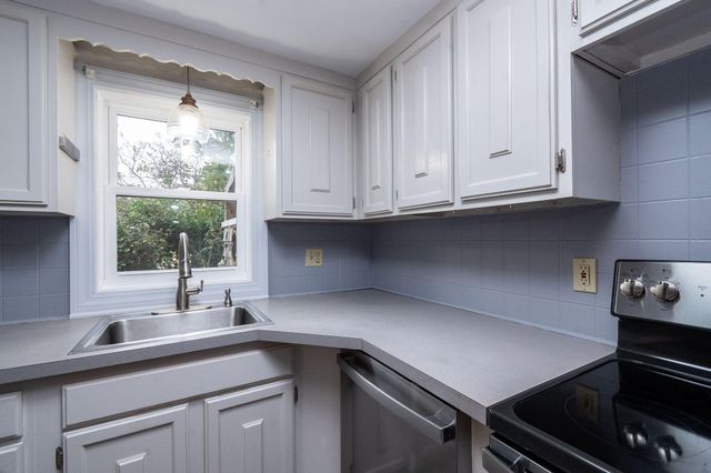 102 Sea Street, Dennis Port, MA 02639