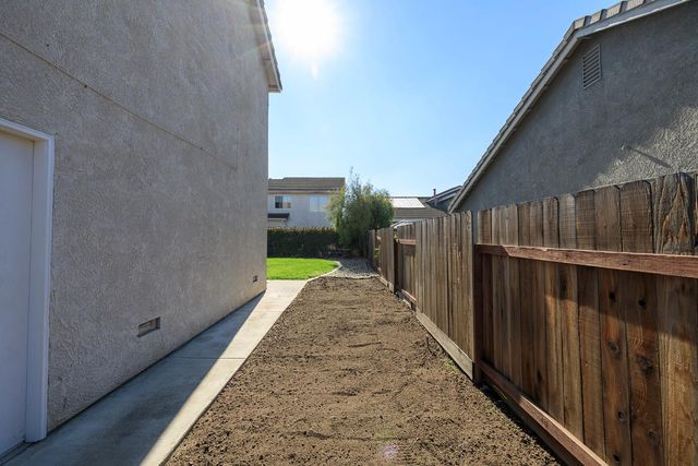 2516 Maestro Way, Modesto, CA 95355