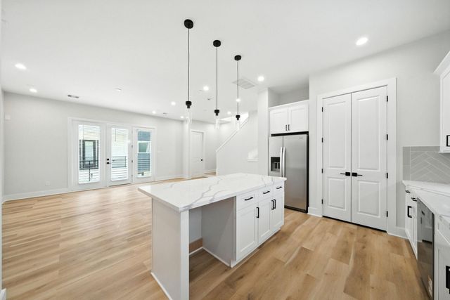 2306 Hoskins Drive E, Houston, TX 77080