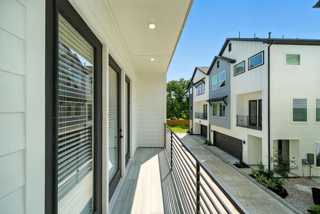 2306 Hoskins Drive E, Houston, TX 77080