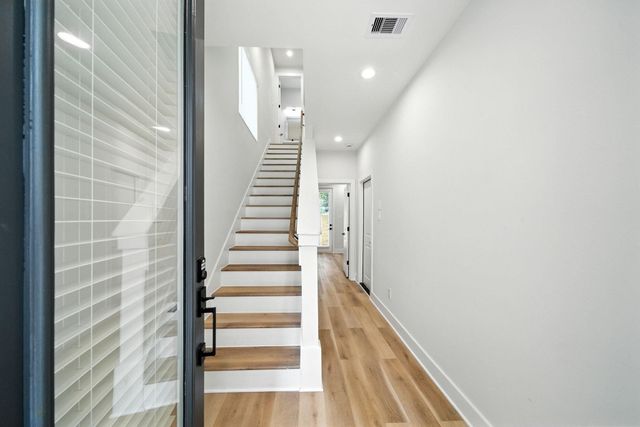 2306 Hoskins Drive E, Houston, TX 77080