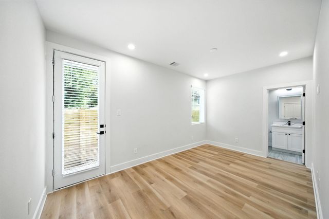 2306 Hoskins Drive E, Houston, TX 77080