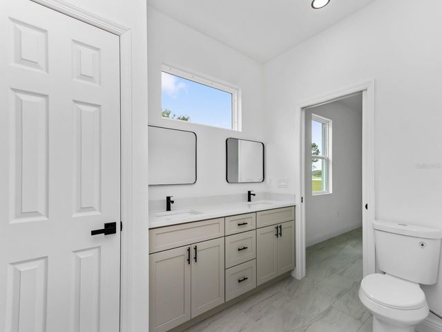 2048 DIXIE AVENUE, Sanford, FL 32771