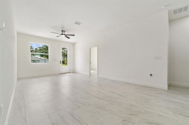 2048 DIXIE AVENUE, Sanford, FL 32771