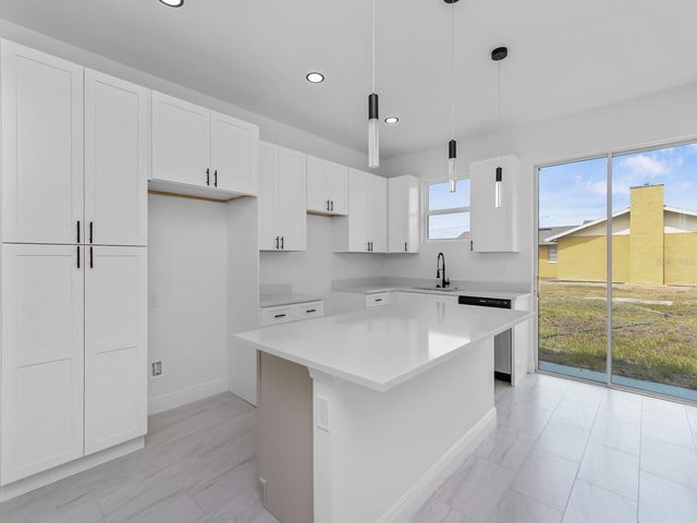 2048 DIXIE AVENUE, Sanford, FL 32771