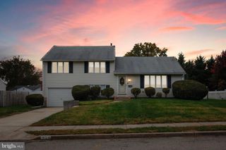 225 SHARROW VALE RD, Delran, NJ 08075