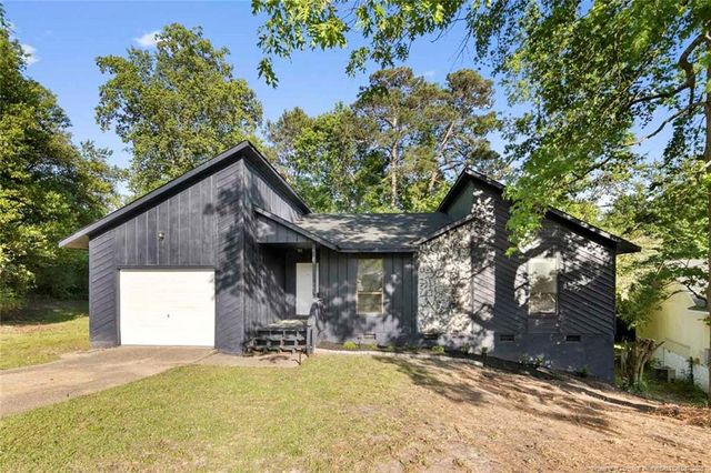 505 Toxaway Court, Fayetteville, NC 28314