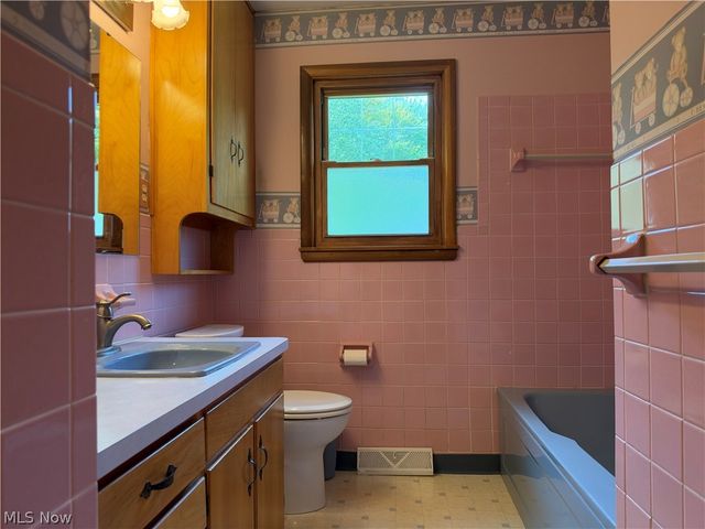 1758 Lancaster Drive, Youngstown, OH 44511