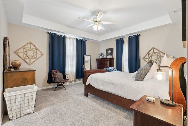 324 Valley Drive, Center Point, IA 52213