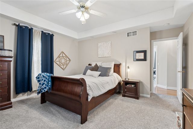 324 Valley Drive, Center Point, IA 52213