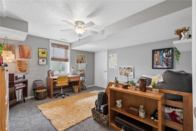 324 Valley Drive, Center Point, IA 52213
