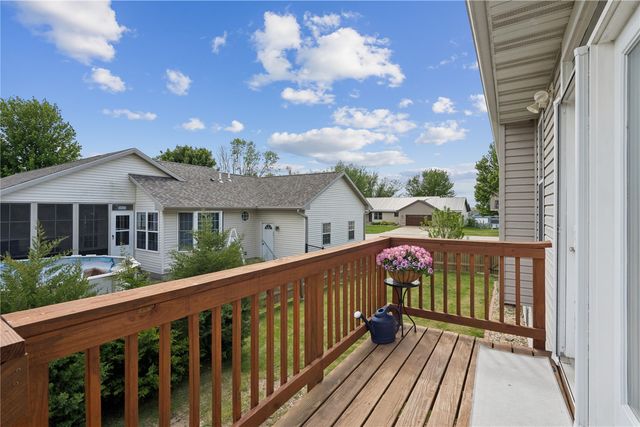 324 Valley Drive, Center Point, IA 52213