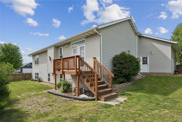 324 Valley Drive, Center Point, IA 52213