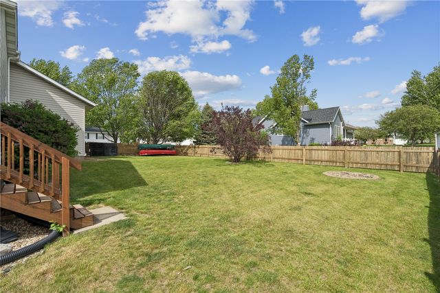 324 Valley Drive, Center Point, IA 52213