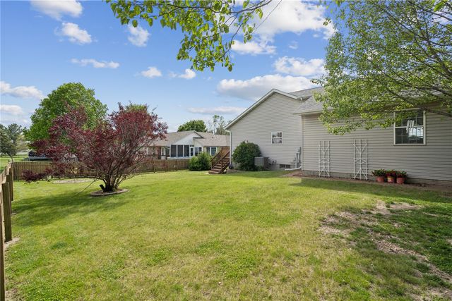 324 Valley Drive, Center Point, IA 52213