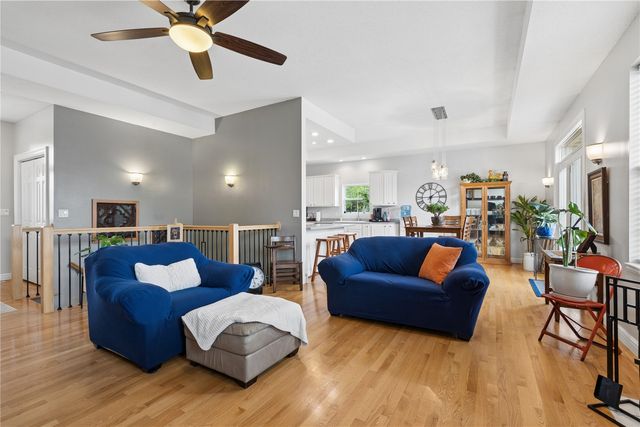 324 Valley Drive, Center Point, IA 52213