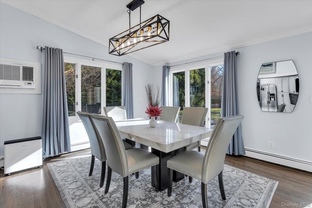 56 Fairfields Lane, Huntington Station, NY 11746